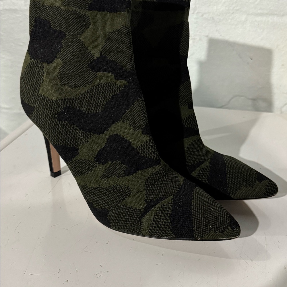 Camo heel boots